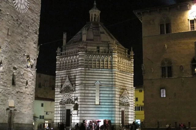 баптистерий в Пистойе баптистерий в Пистойе